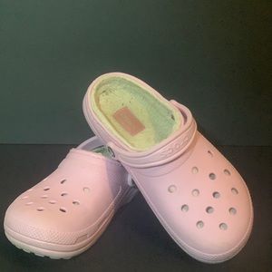 Size 11 Ballet Pink Fuzzy Crocs